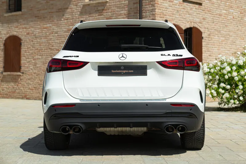 Mercedes-Benz AMG GLA 45 S 8