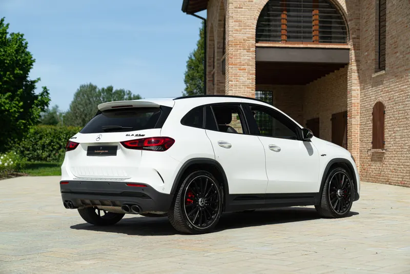 Mercedes-Benz AMG GLA 45 S 6
