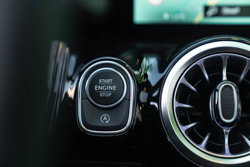 Mercedes-Benz AMG GLA 45 S 40