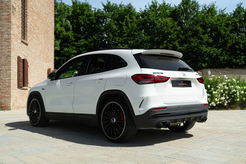 Mercedes-Benz AMG GLA 45 S 7