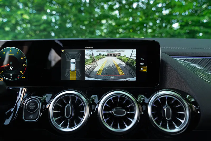 Mercedes-Benz AMG GLA 45 S 47