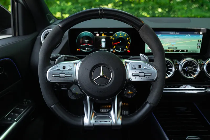 Mercedes-Benz AMG GLA 45 S 58