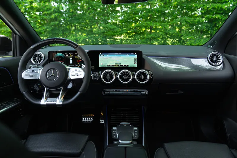 Mercedes-Benz AMG GLA 45 S 46