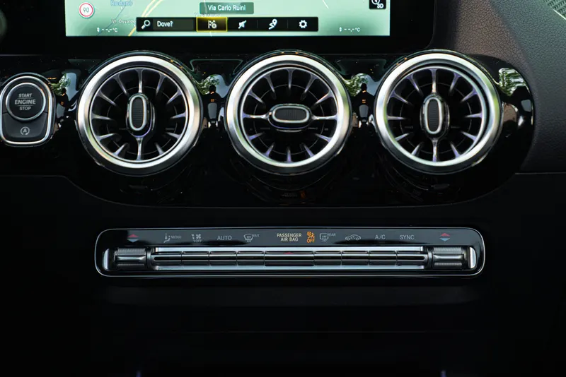Mercedes-Benz AMG GLA 45 S 53