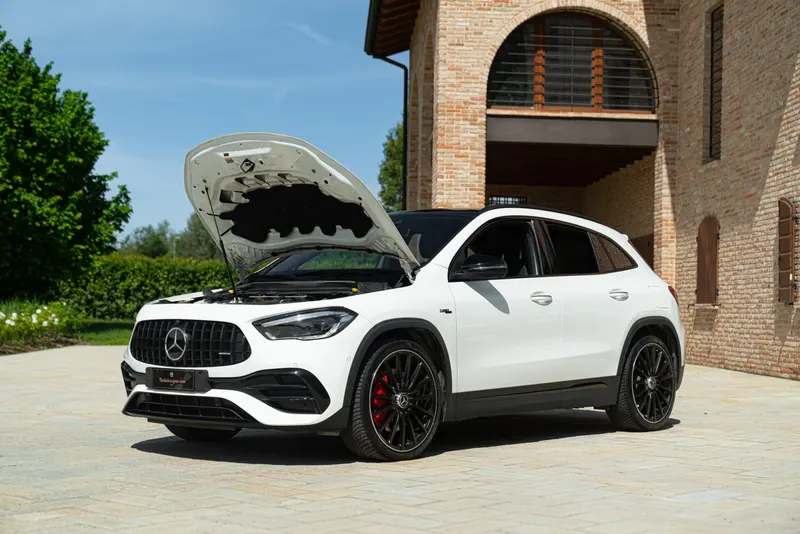 Mercedes-Benz AMG GLA 45 S 62