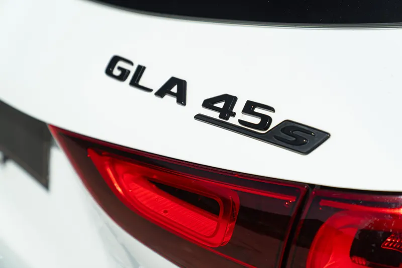 Mercedes-Benz AMG GLA 45 S 22