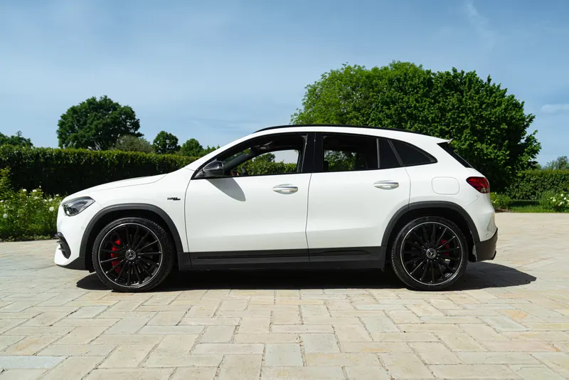Mercedes-Benz AMG GLA 45 S 5