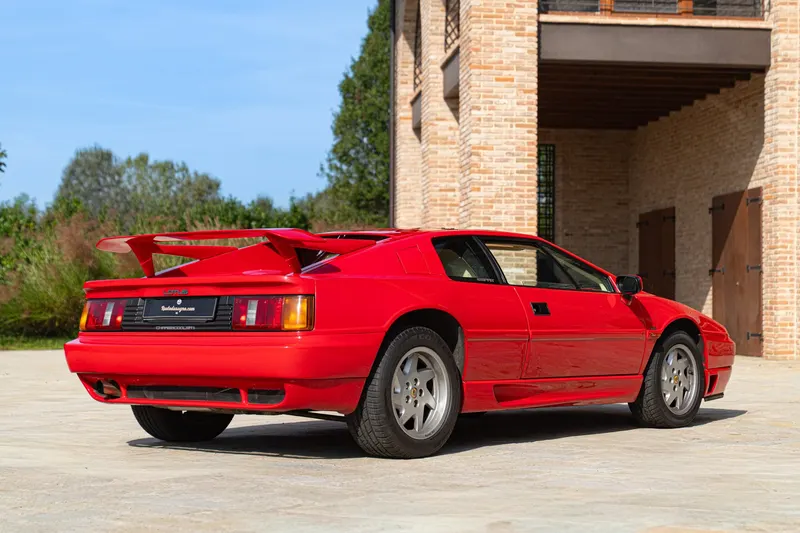 Lotus ESPRIT TURBO SE “HIGH WING” 9