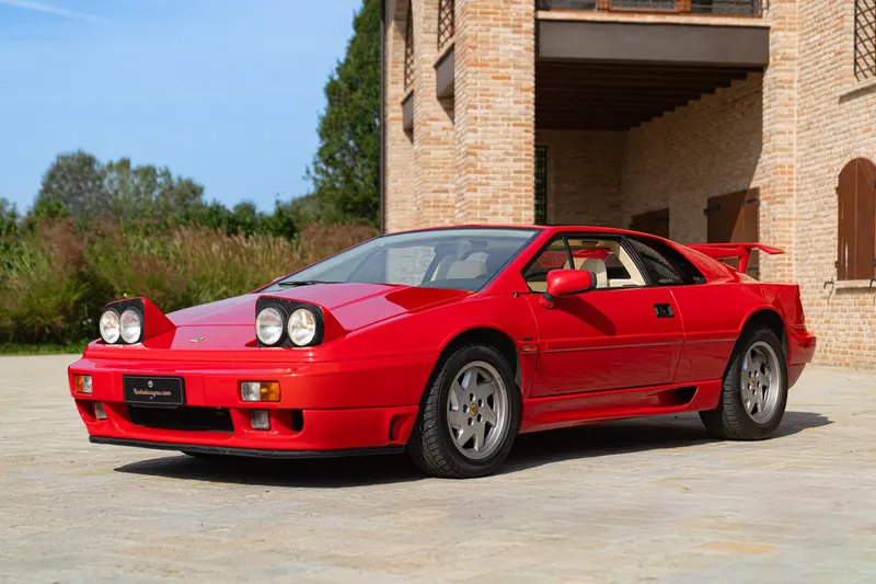 Lotus ESPRIT TURBO SE “HIGH WING” 2