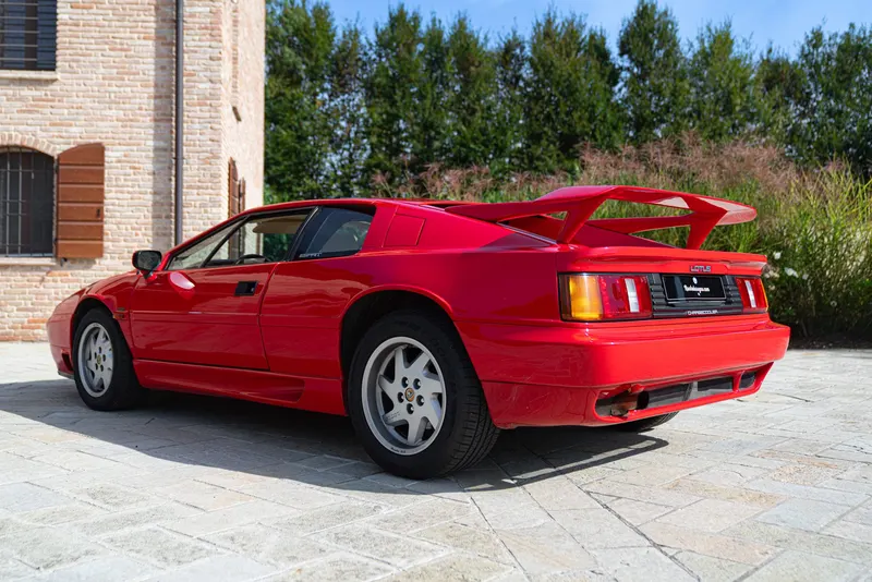 Lotus ESPRIT TURBO SE “HIGH WING” 8