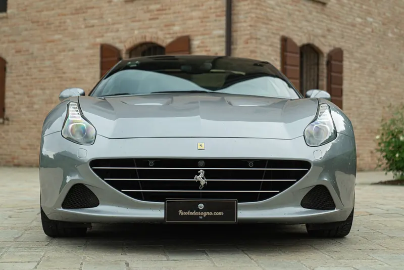 Ferrari CALIFORNIA T 11