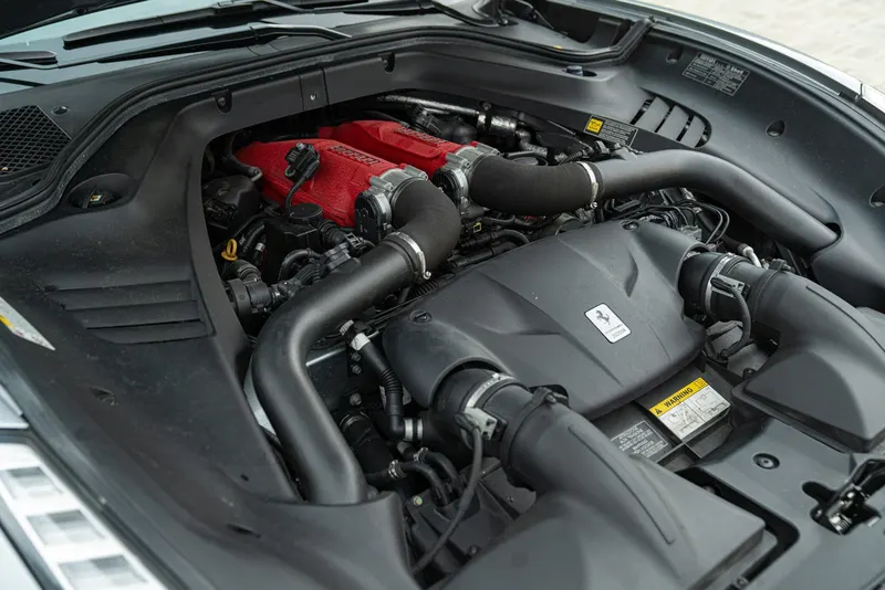 Ferrari CALIFORNIA T 83