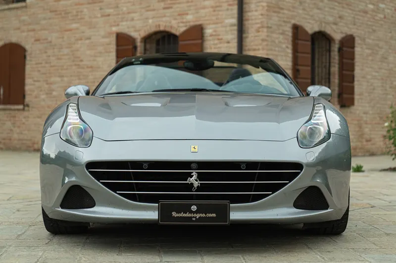 Ferrari CALIFORNIA T 3