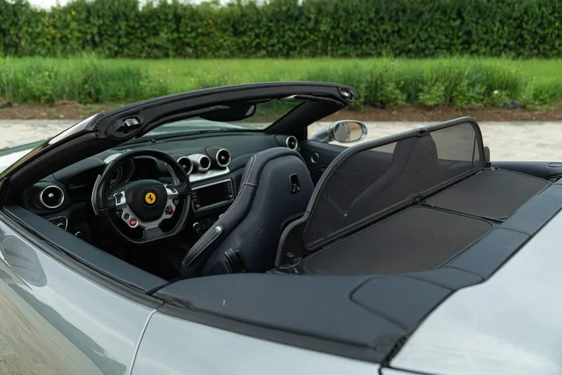 Ferrari CALIFORNIA T 24