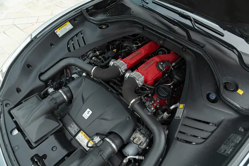 Ferrari CALIFORNIA T 76