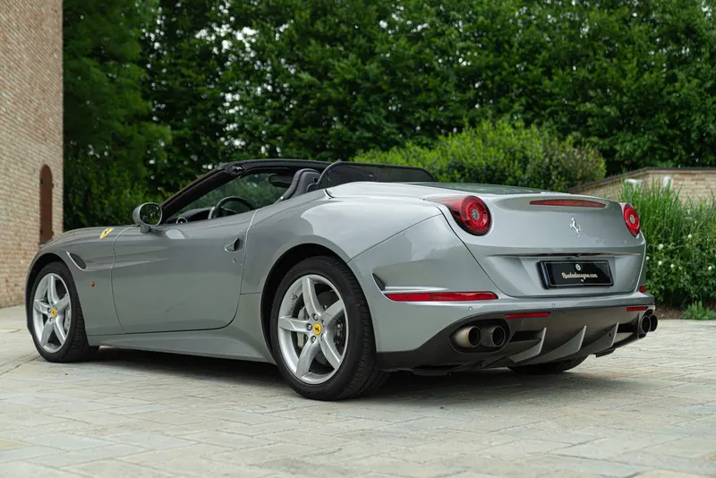 Ferrari CALIFORNIA T 7