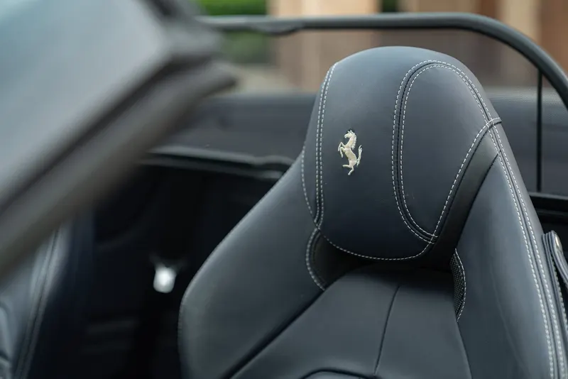 Ferrari CALIFORNIA T 74