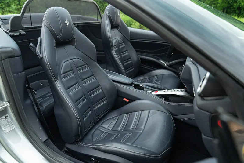 Ferrari CALIFORNIA T 45