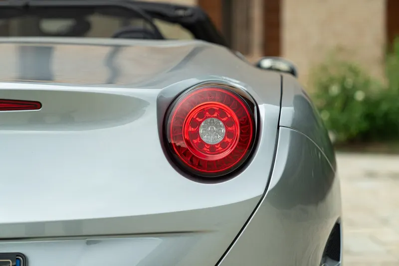Ferrari CALIFORNIA T 22
