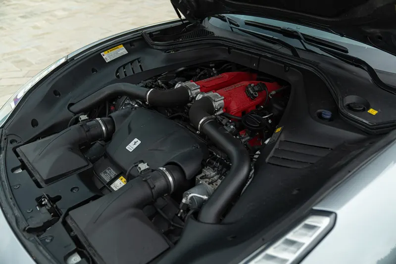 Ferrari CALIFORNIA T 86