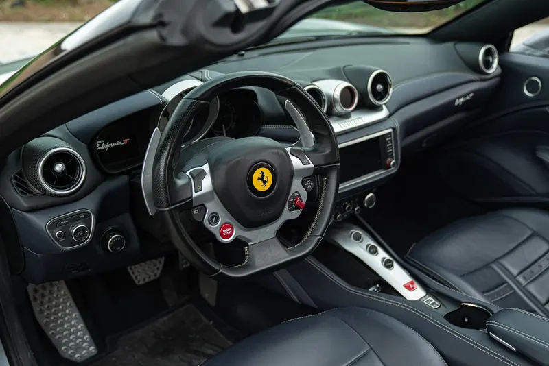 Ferrari CALIFORNIA T 69