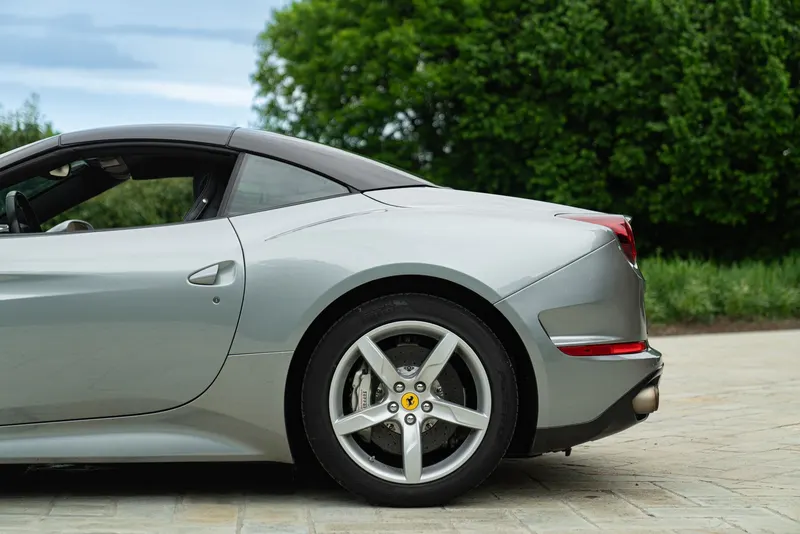Ferrari CALIFORNIA T 37