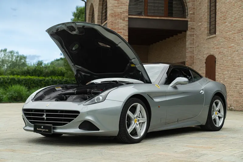 Ferrari CALIFORNIA T 77