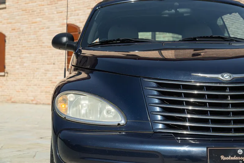 PT CRUISER  LIMITED 2.4 L CABRIOLET 30