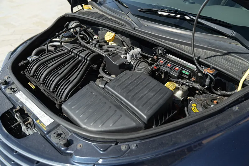 PT CRUISER  LIMITED 2.4 L CABRIOLET 76