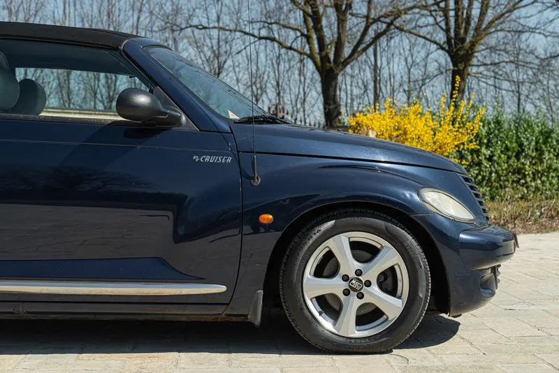 PT CRUISER  LIMITED 2.4 L CABRIOLET 27