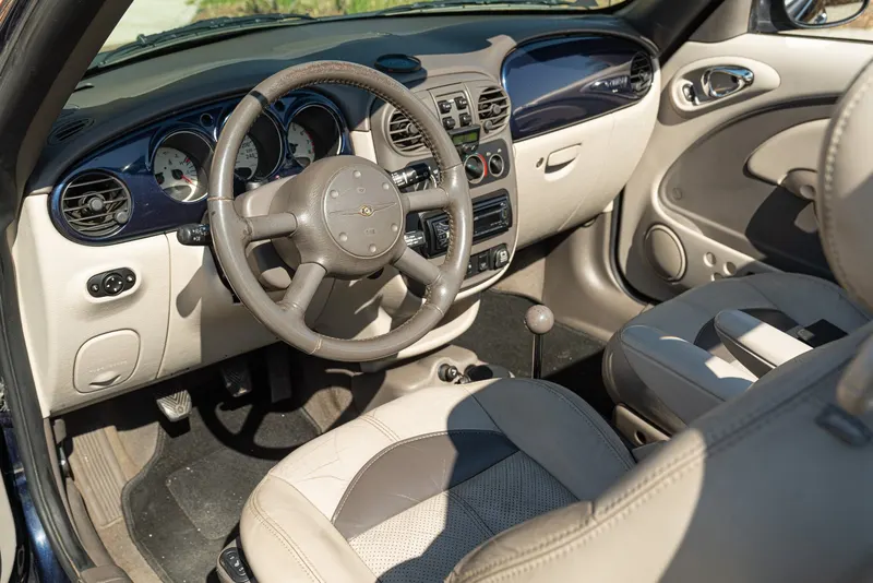 PT CRUISER  LIMITED 2.4 L CABRIOLET 69