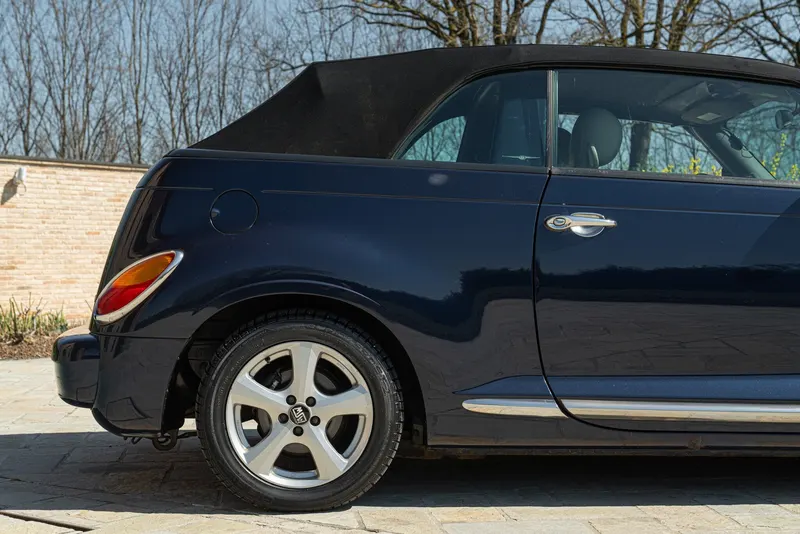 PT CRUISER  LIMITED 2.4 L CABRIOLET 26