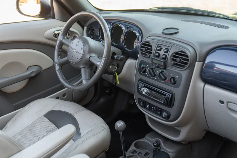 PT CRUISER  LIMITED 2.4 L CABRIOLET 39