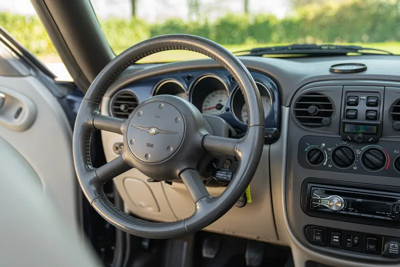 PT CRUISER  LIMITED 2.4 L CABRIOLET 49