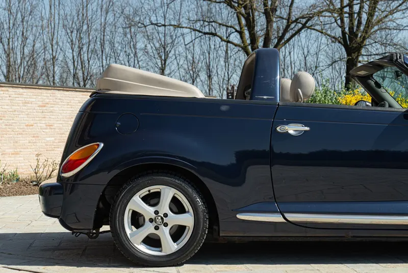 PT CRUISER  LIMITED 2.4 L CABRIOLET 17