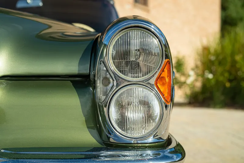 Mercedes-Benz 220 SE CABRIOLET 42