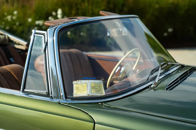 Mercedes-Benz 220 SE CABRIOLET 22