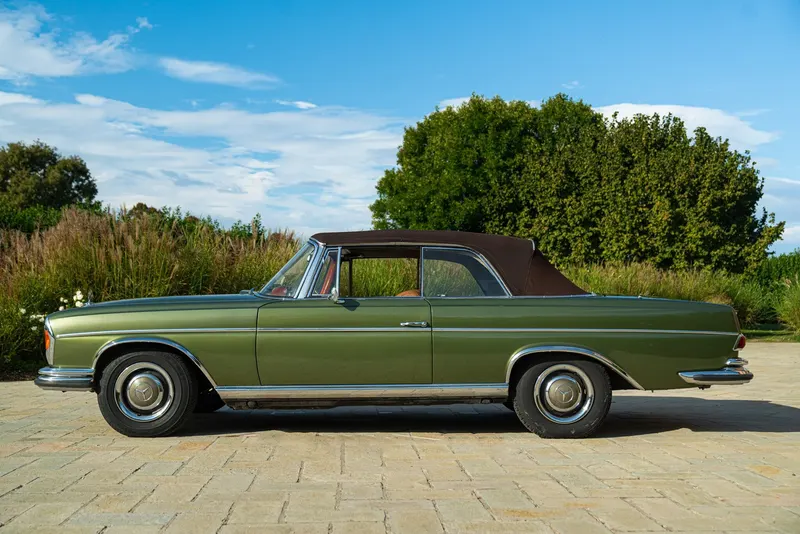 Mercedes-Benz 220 SE CABRIOLET 5