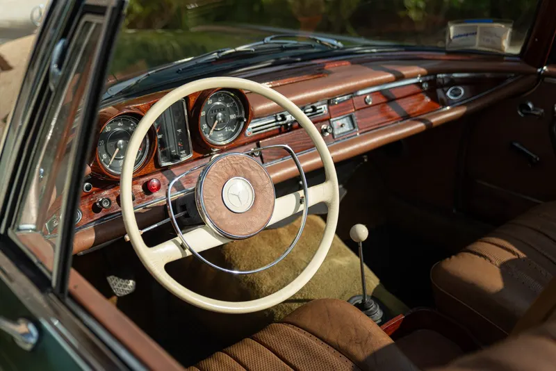 Mercedes-Benz 220 SE CABRIOLET 68