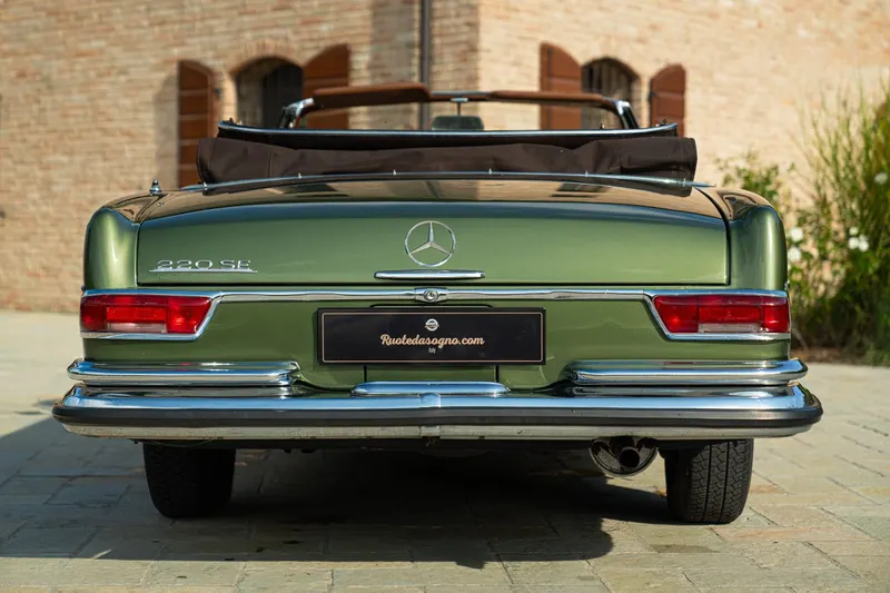 Mercedes-Benz 220 SE CABRIOLET 13