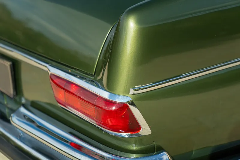 Mercedes-Benz 220 SE CABRIOLET 23