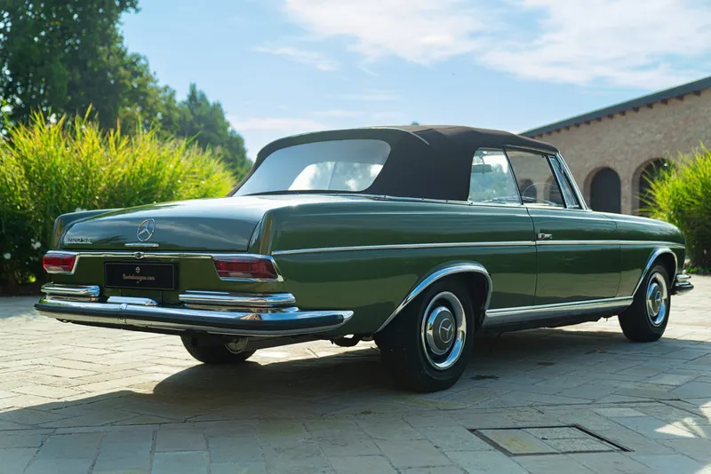 Mercedes-Benz 220 SE CABRIOLET 10