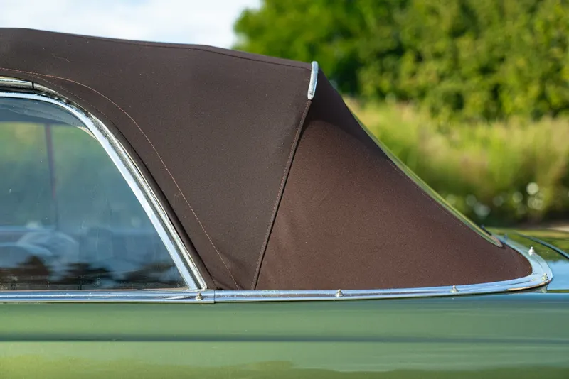 Mercedes-Benz 220 SE CABRIOLET 32