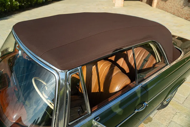Mercedes-Benz 220 SE CABRIOLET 38