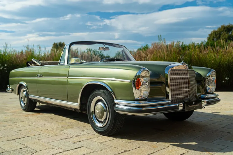 Mercedes-Benz 220 SE CABRIOLET 15