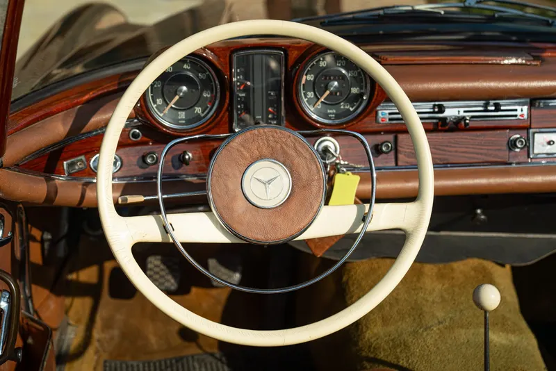 Mercedes-Benz 220 SE CABRIOLET 67