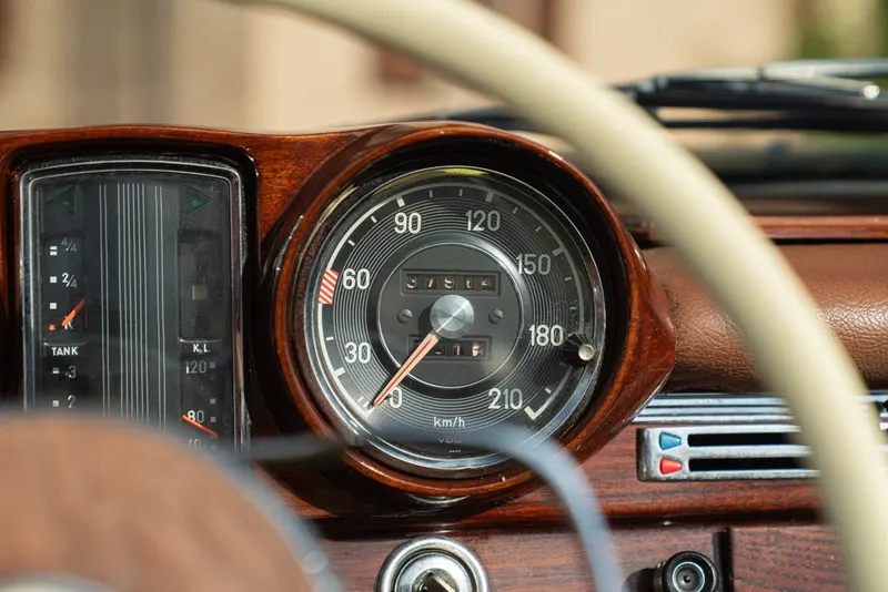 Mercedes-Benz 220 SE CABRIOLET 65