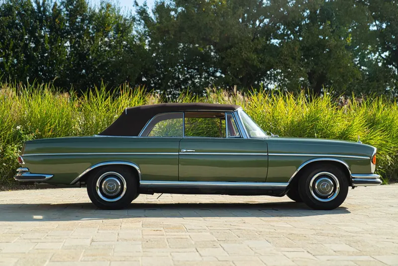 Mercedes-Benz 220 SE CABRIOLET 7