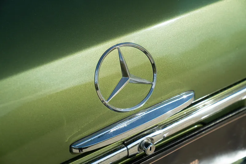 Mercedes-Benz 220 SE CABRIOLET 24