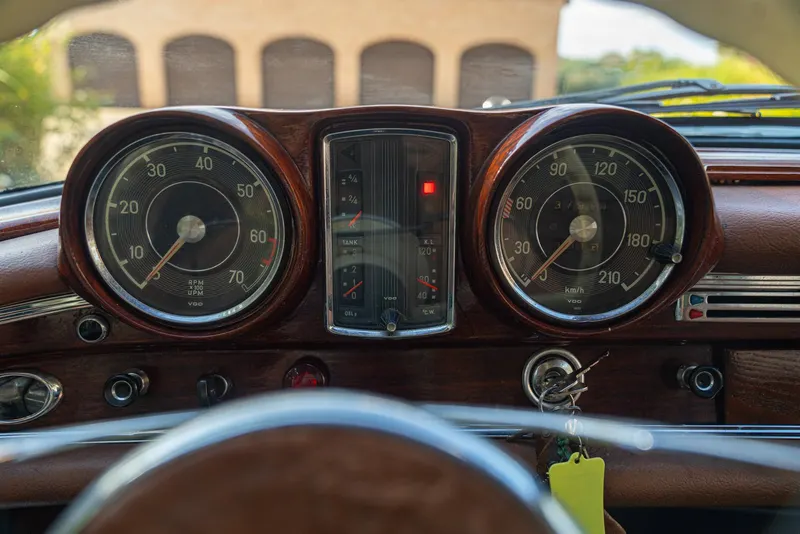 Mercedes-Benz 220 SE CABRIOLET 57